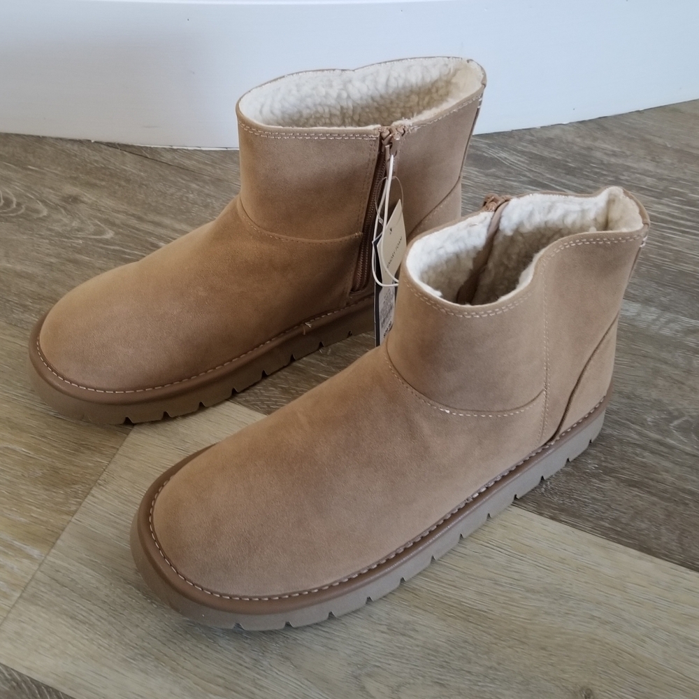 NWT Universal Thread Tan Sherpa Lined Faux Suede Memory Foam Ankle Boots Size 9